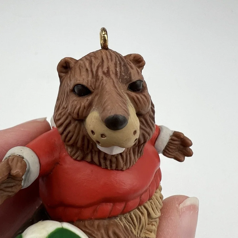 Vintage 1985 Hallmark Keepsake Christmas Ornament Soccer Beaver‎